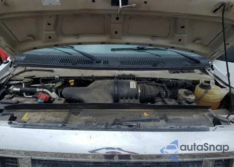 2011 Ford Econoline E350 Super Duty Wagon z USA, uszkodzony, nr VIN 1FBSS3BL3BDA17760